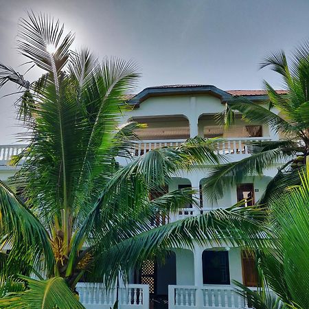 Serenity Haven Lodge Busua Ngoại thất bức ảnh