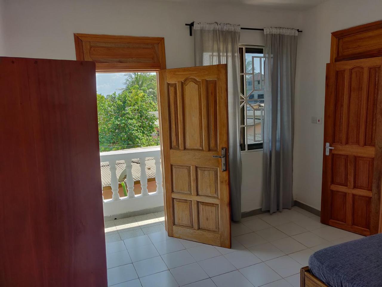 Serenity Haven Lodge Busua Phòng bức ảnh