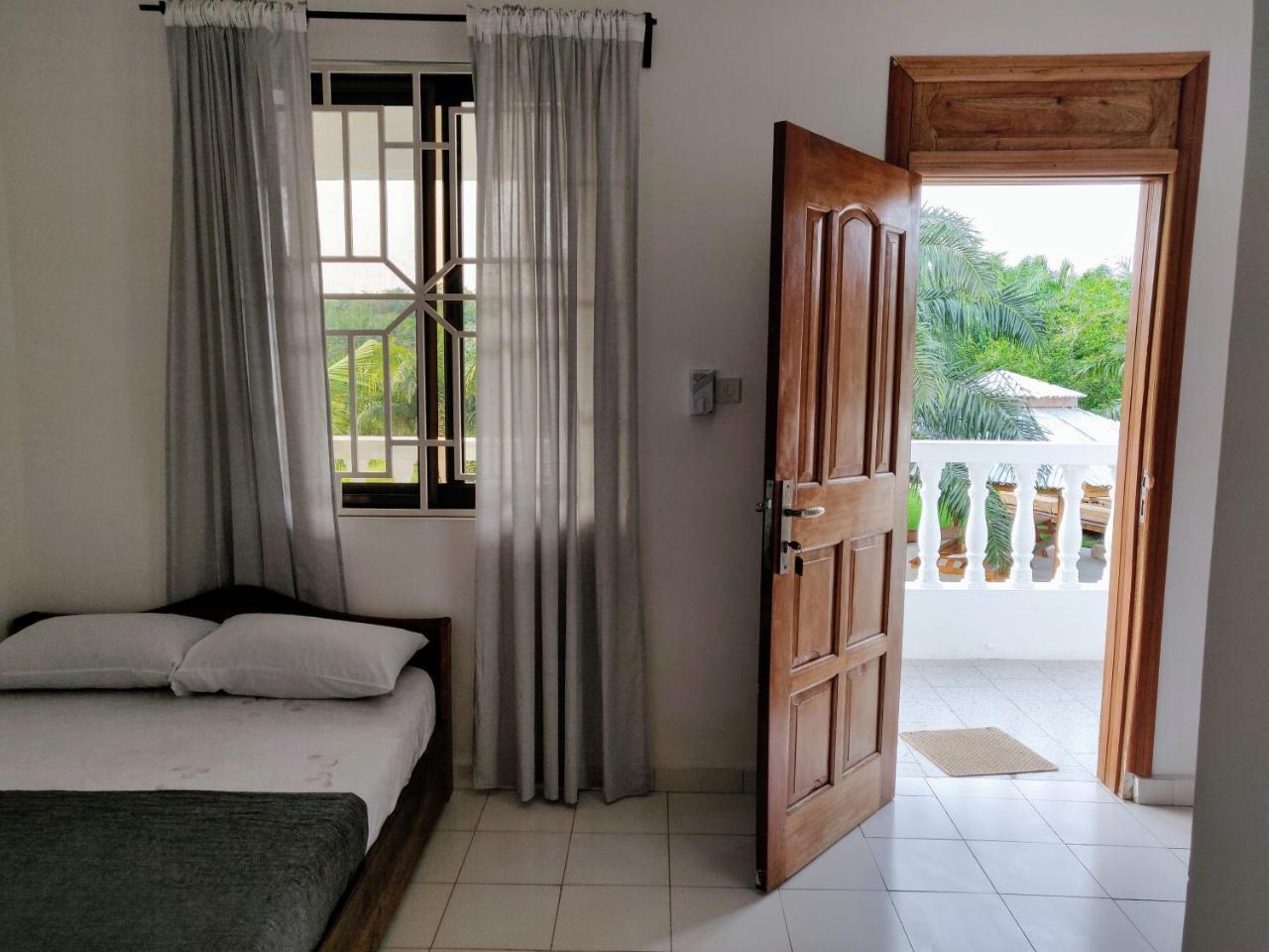 Serenity Haven Lodge Busua Ngoại thất bức ảnh