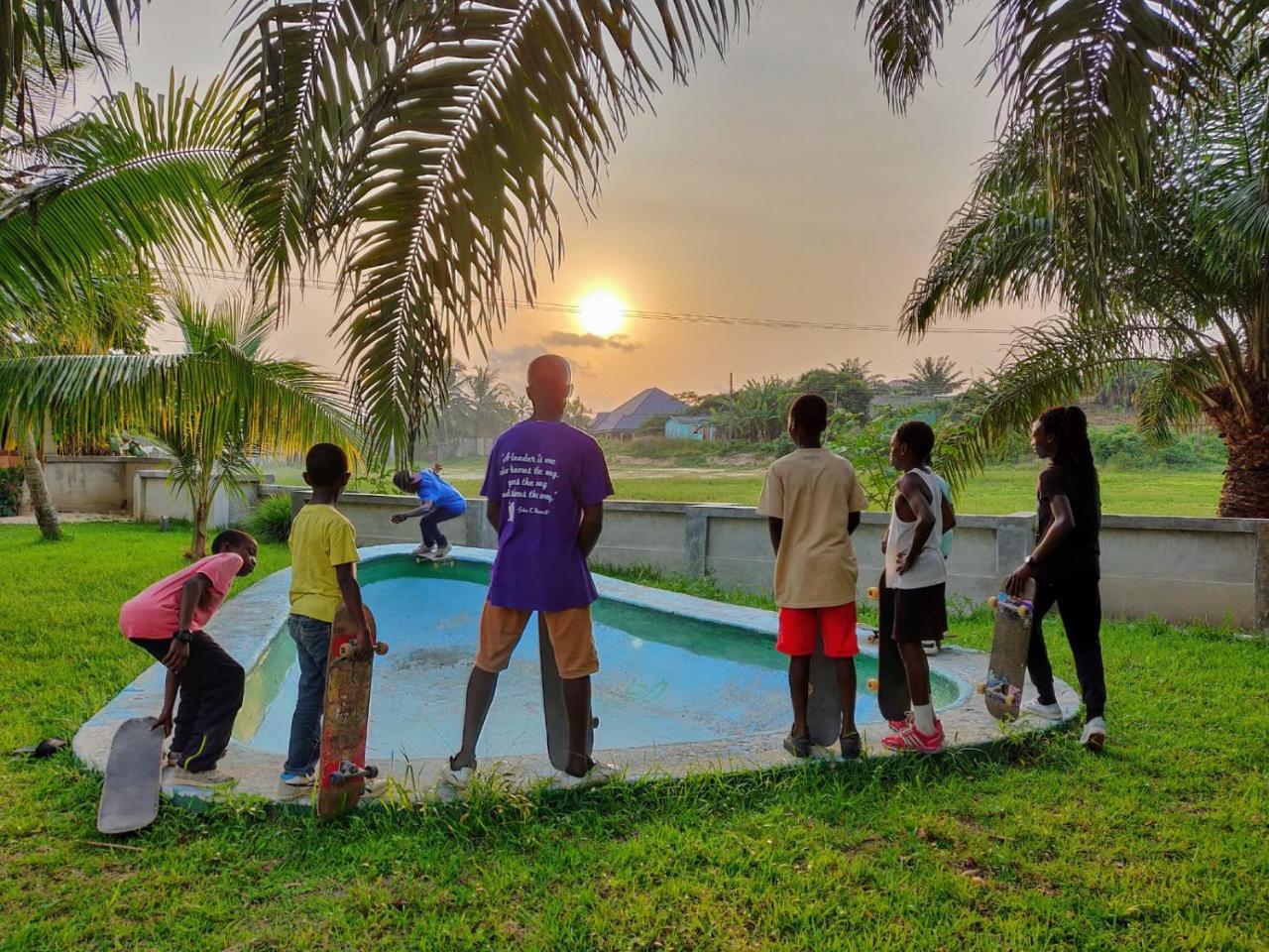 Serenity Haven Lodge Busua Ngoại thất bức ảnh